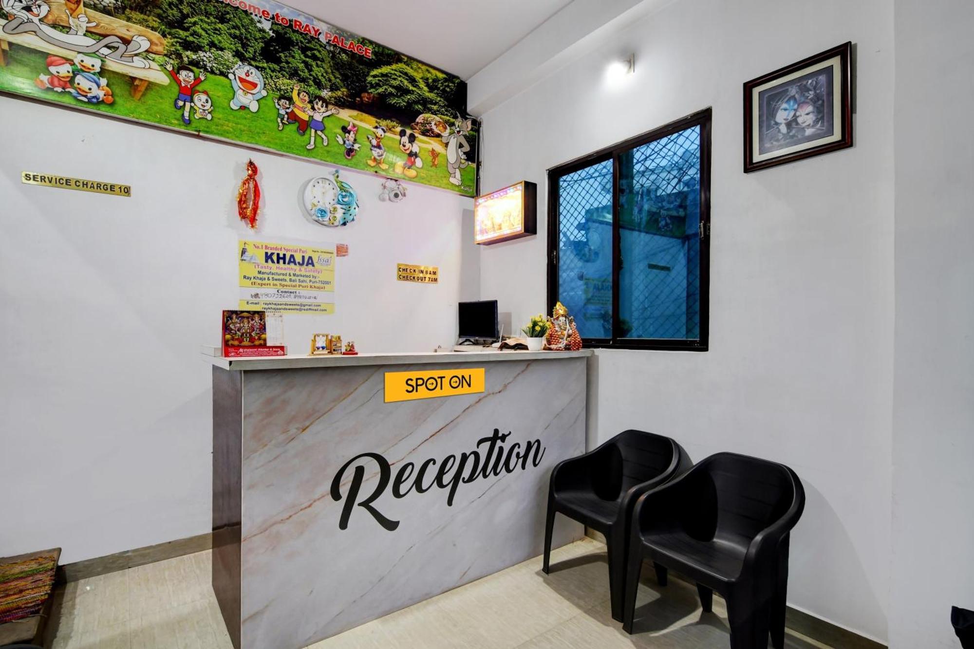Spot On Ray Palace Hotel Puri Exterior foto