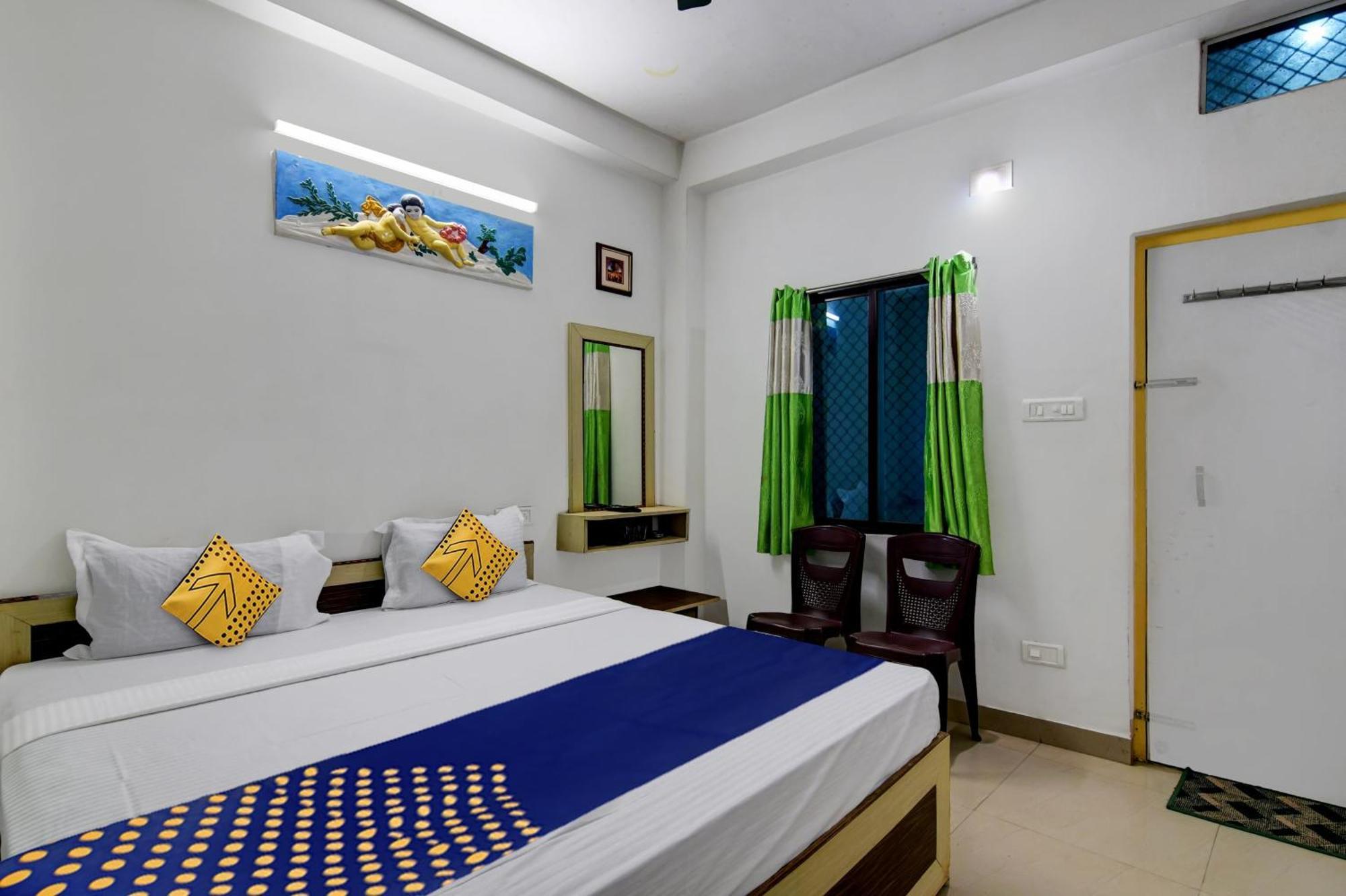 Spot On Ray Palace Hotel Puri Exterior foto